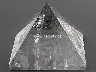 křišťál, pyramida