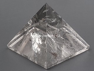 křišťál, pyramida