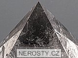 křišťál, pyramida